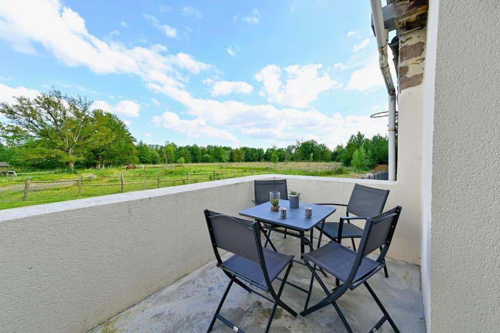 Вилла L'Evasion En Pierre Piscine Et Etang Prive Sevremoine Экстерьер фото